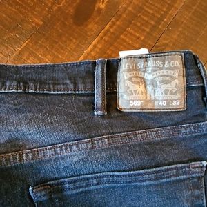 569™ Loose Straight our "modern, laid-back fit." These jeans sit low